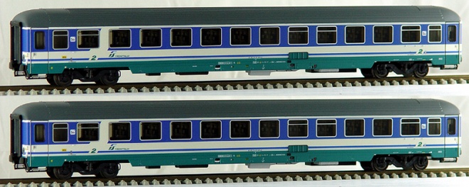 Set of 2 Passenger car 2nd class type X 2000 "Jubilee" in XMPR livery<br /><a href='images/pictures/ACME/55078.jpg' target='_blank'>Full size image</a>
